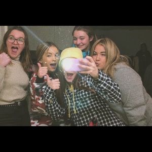 Meet your Posher, Fayth